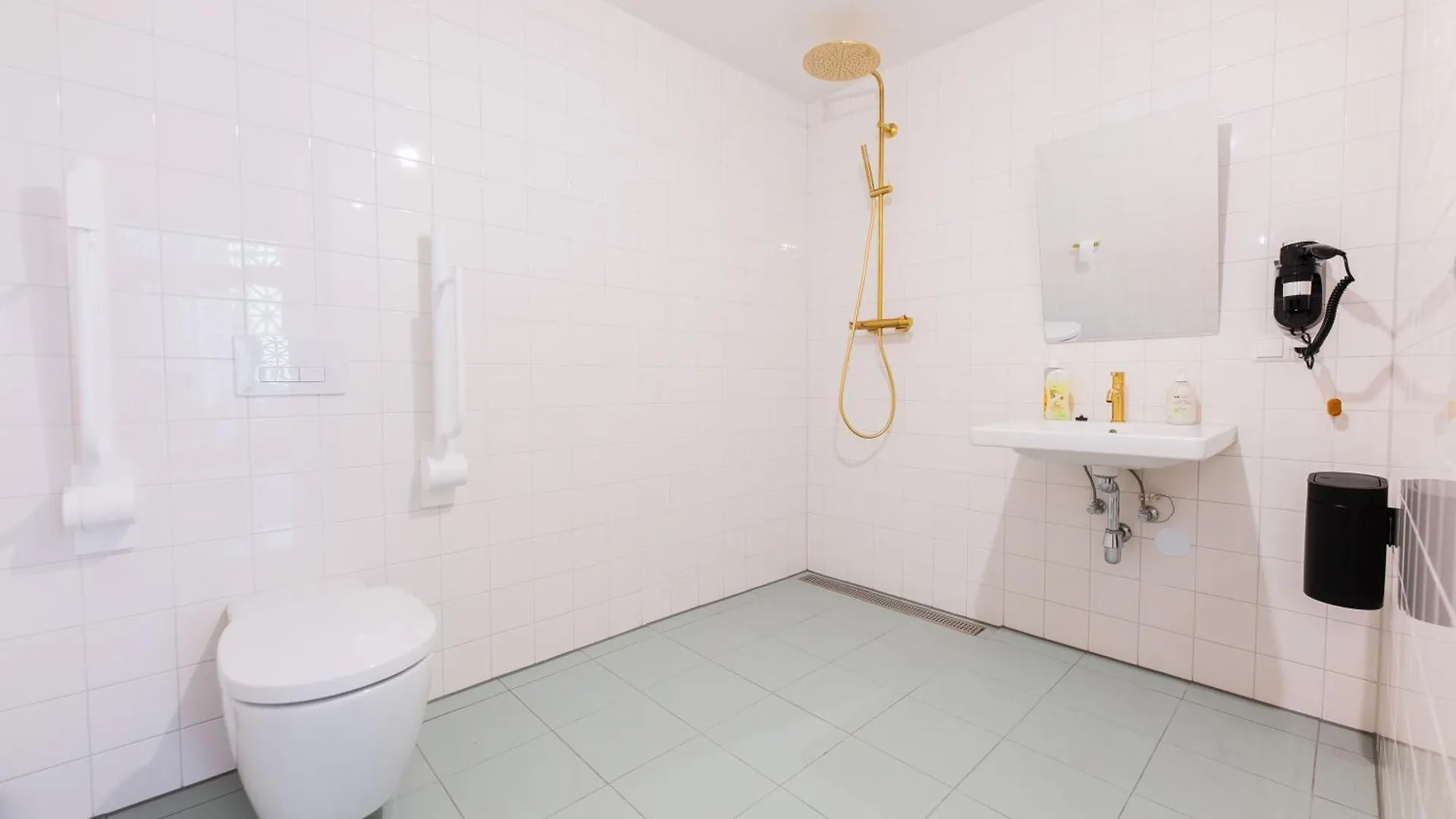 Brede Hilledijk Apartment Rotterdam